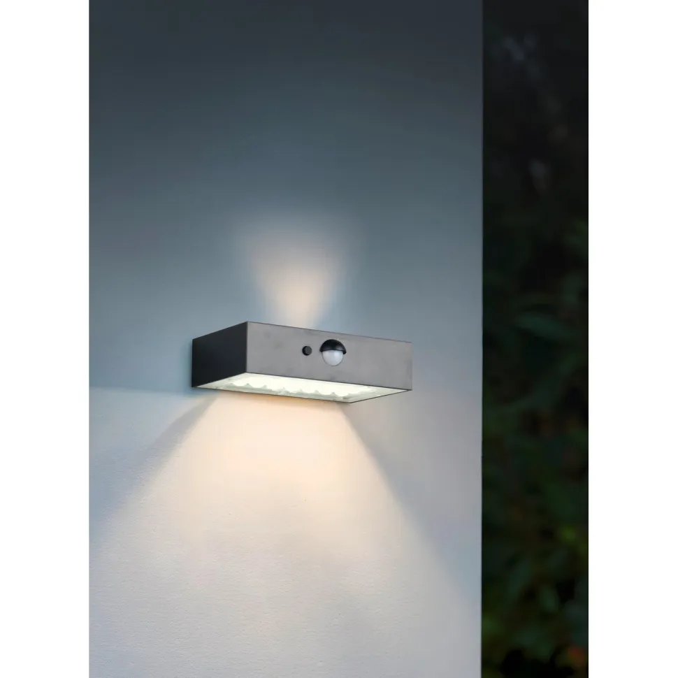 Aurinkokennoseinävalaisin Trio Elvas LED, liike- ja hämärätunnistin, mattamusta