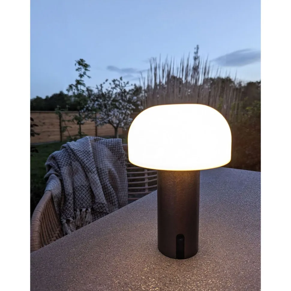 Ladattava pöytävalaisin House Nordic Soham, ø15cm, sisä- ja ulkokäyttöön, kupari/valkoinen