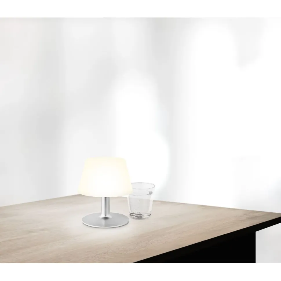 LED-aurinkokennopöytävalaisin Eva Solo SunLight 16 cm