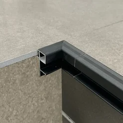 LED-porraslista Euroshrink 306A, alumiini, 12mm x 2.5m, mattahopea