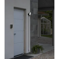 LED-tunnistinvalaisin Konstsmide Smartlight kameralla musta