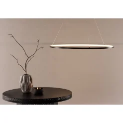 Riippuvalaisin Vind Rödäng x Josefin Lustig, ø100cm, musta