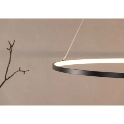 Riippuvalaisin Vind Rödäng x Josefin Lustig, ø100cm, musta