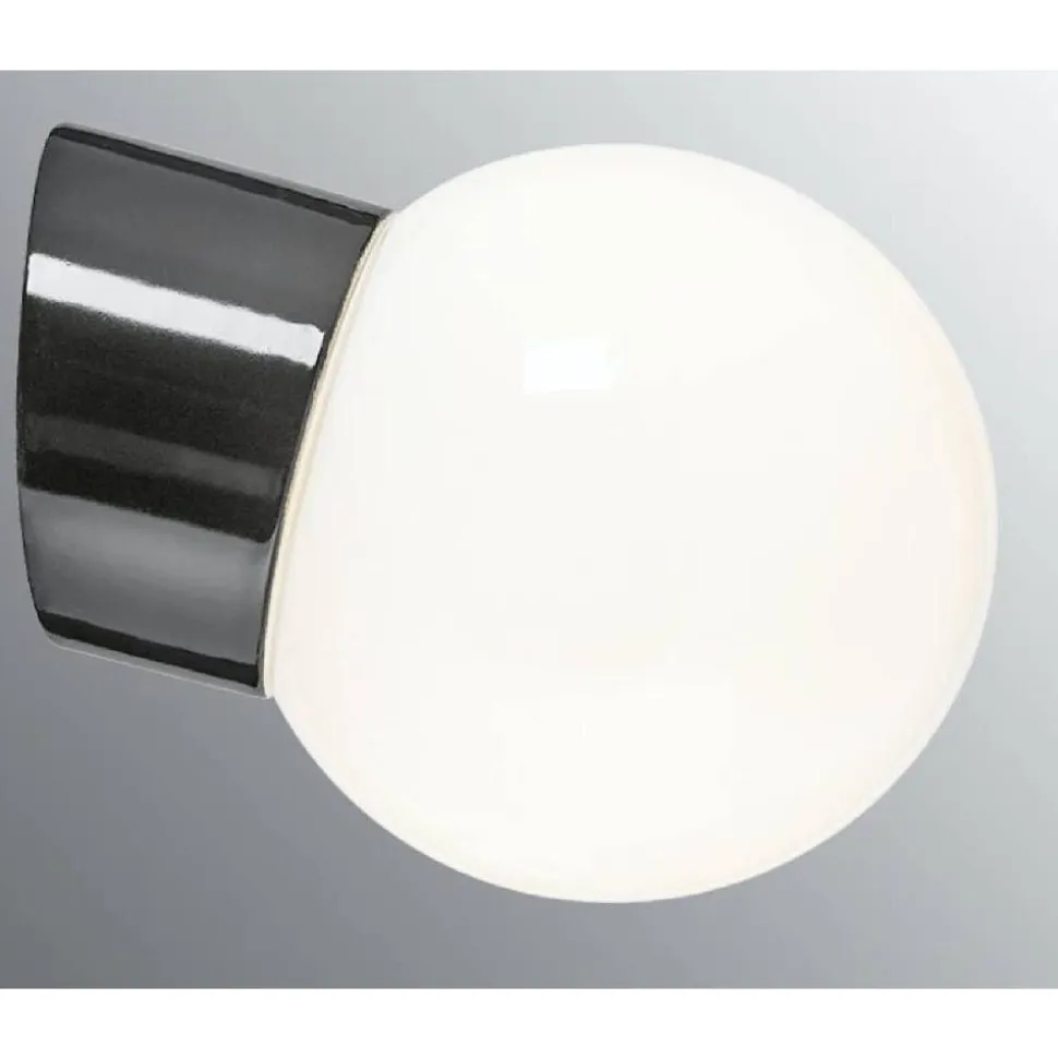 Seinävalaisin Ifö Electric Classic Glob Ø150mm opaalilasi musta vino IP54