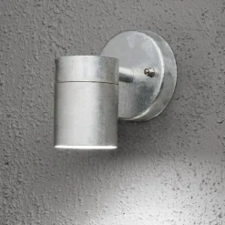 Seinävalaisin Konstsmide Modena 7572-320 60x90x90 mm alas sinkitty teräs