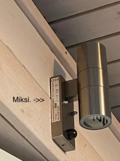 Seinävalaisin Konstsmide Modena 7542-000 65x110x200 mm ylös/alas liiketunnistimella RST