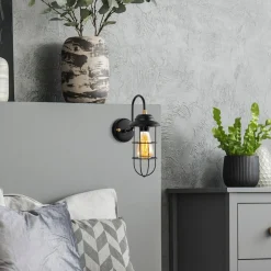 Seinävalaisin Linento Lighting Mahoney musta