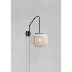 Seinävalaisin Markslöjd Asuka beige/musta